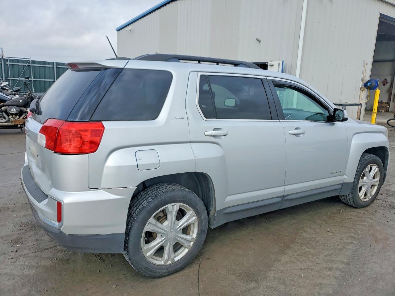 2017 GMC TERRAIN SLE photo 5