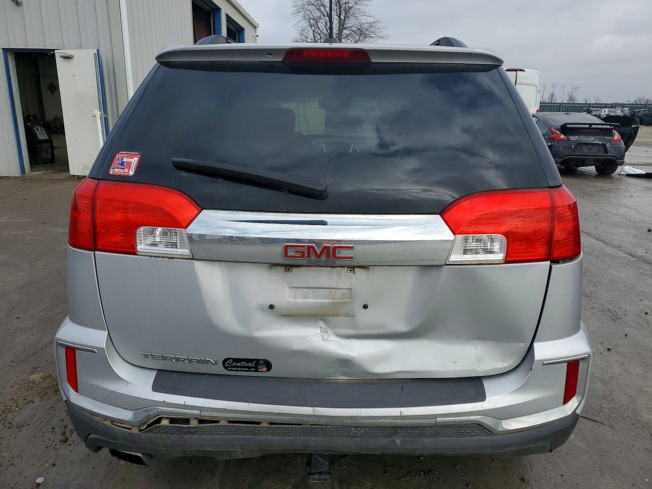 2017 GMC TERRAIN SLE photo 11