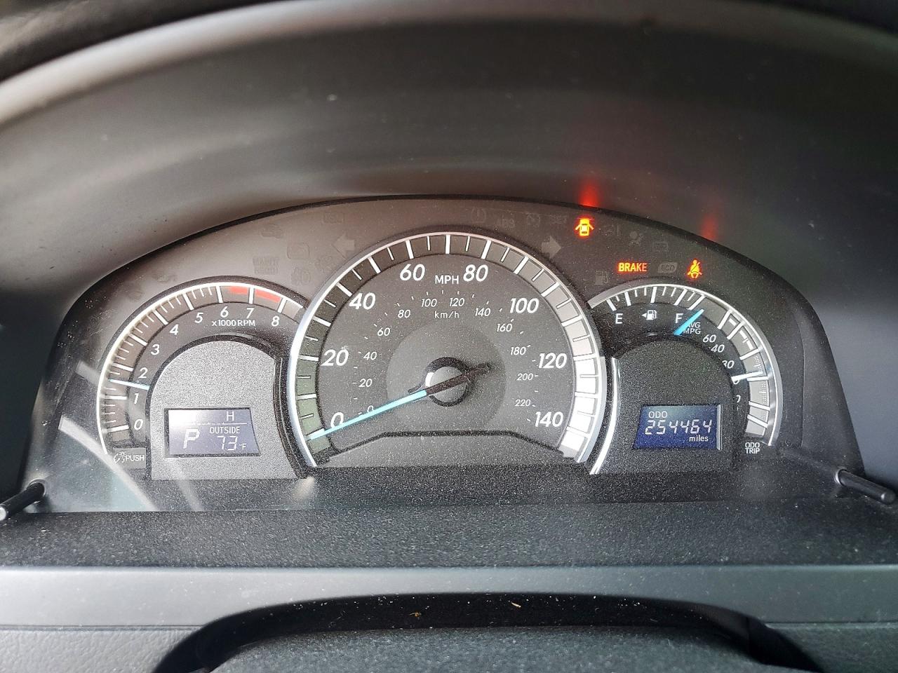 2014 TOYOTA CAMRY SE photo 9
