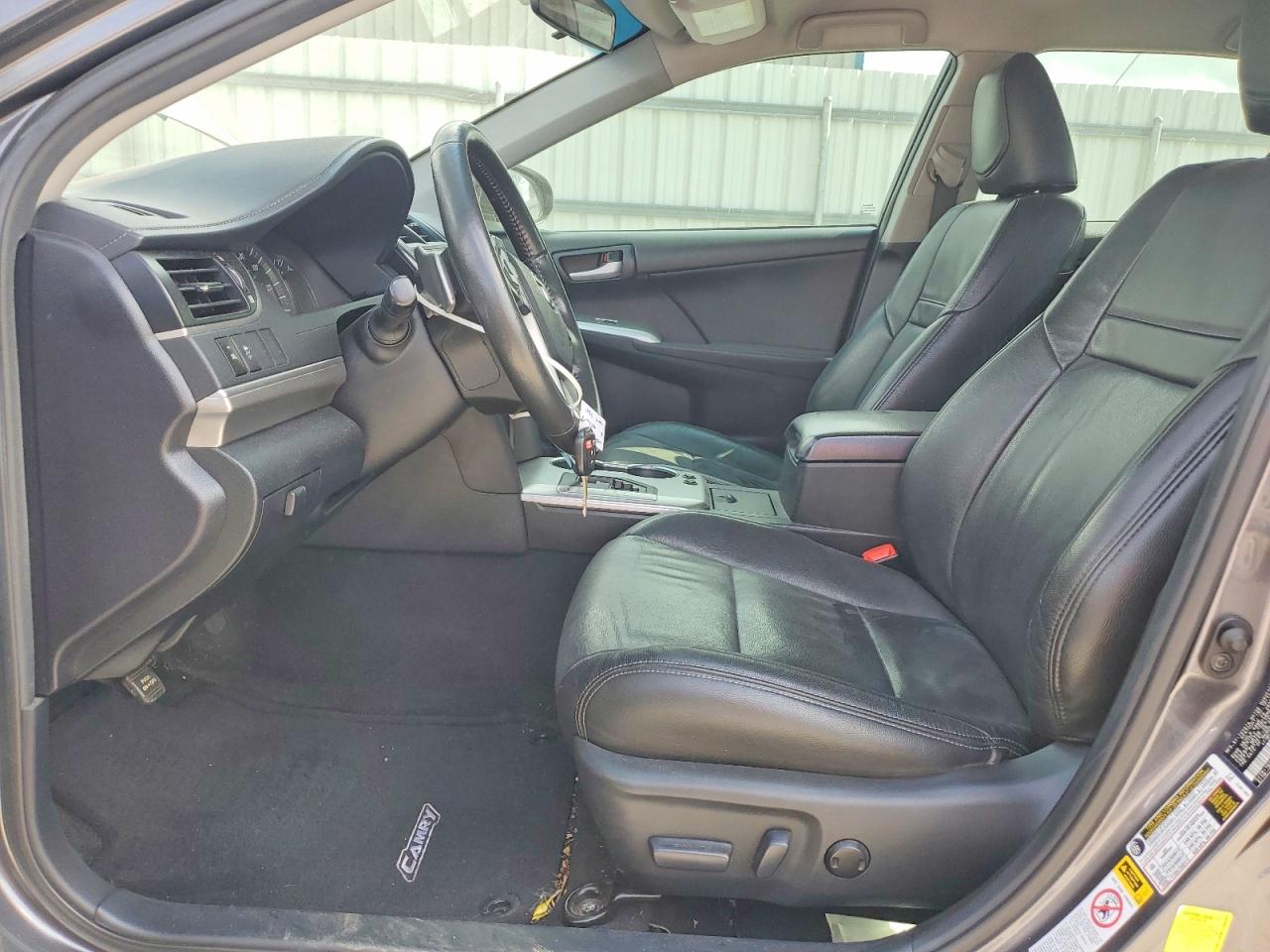 2014 TOYOTA CAMRY SE photo 7