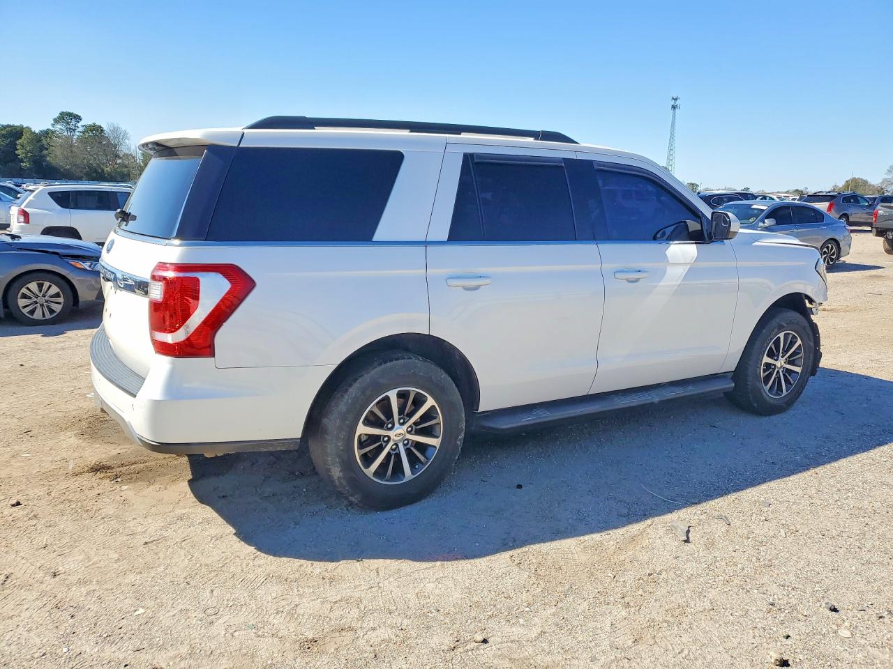 2019 FORD EXPEDITION XLT photo 5