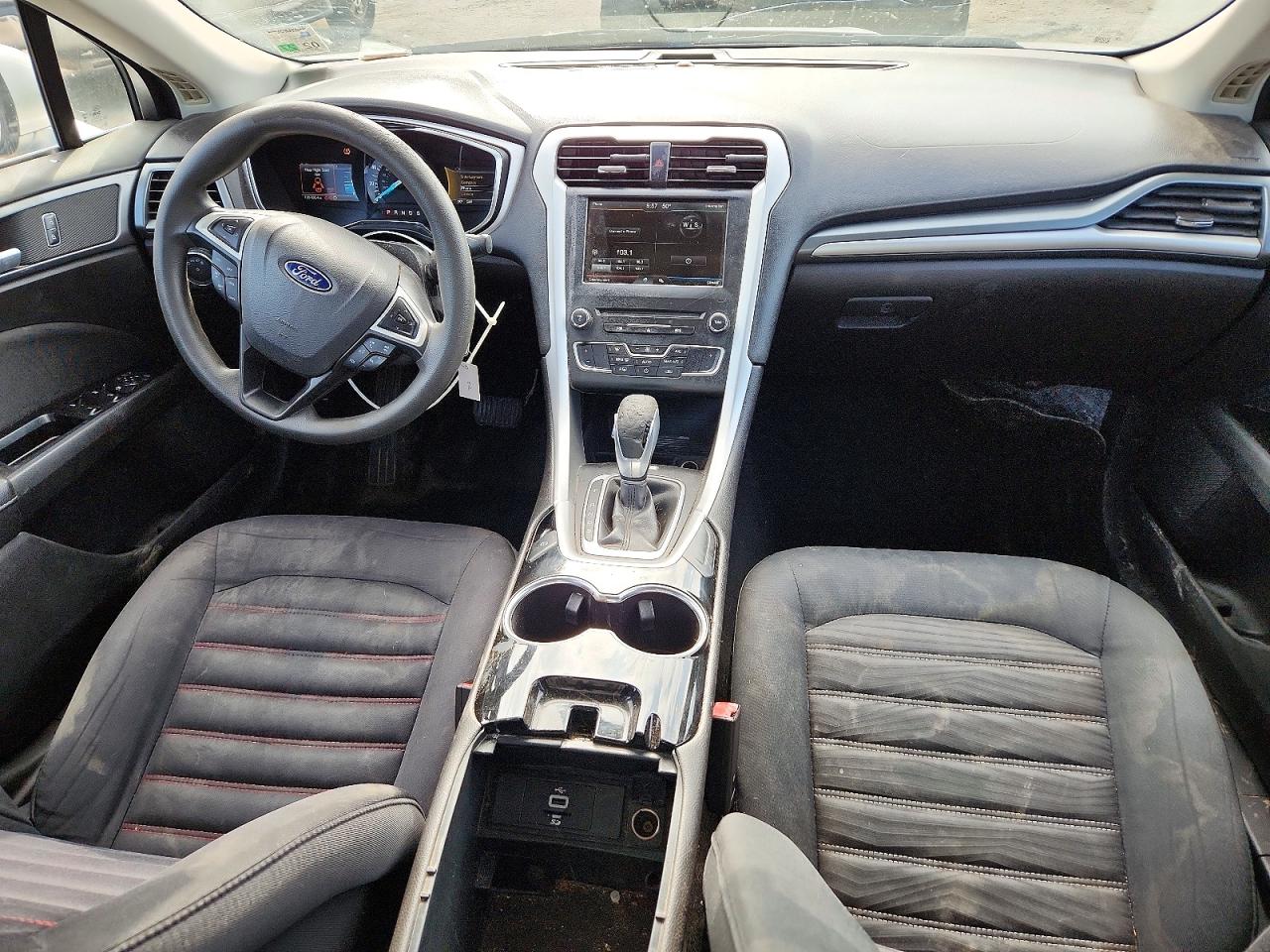 2016 FORD FUSION SE photo 8