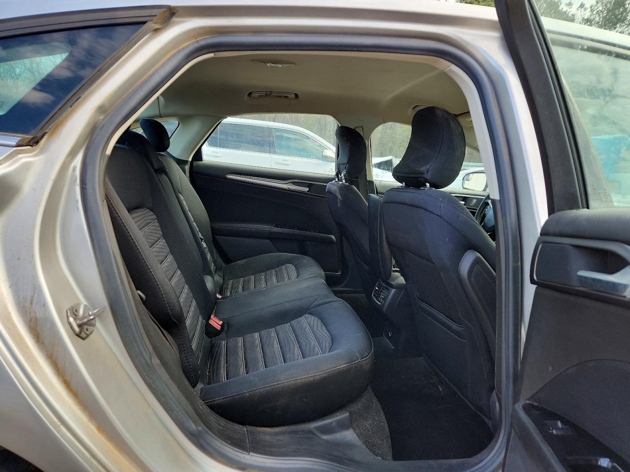 2016 FORD FUSION SE photo 10