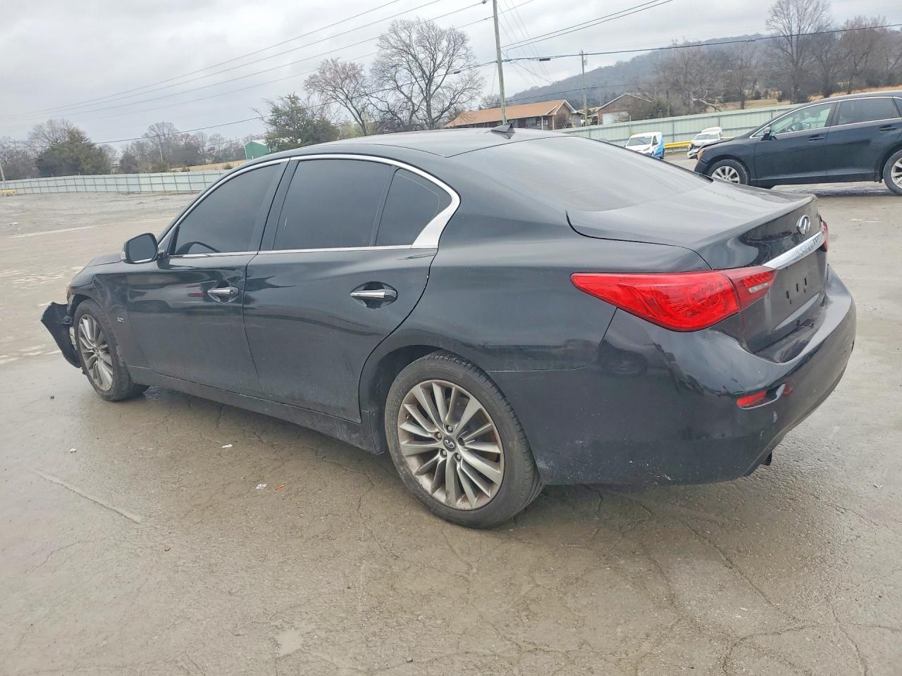 2018 INFINITI Q50 LUXE photo 3