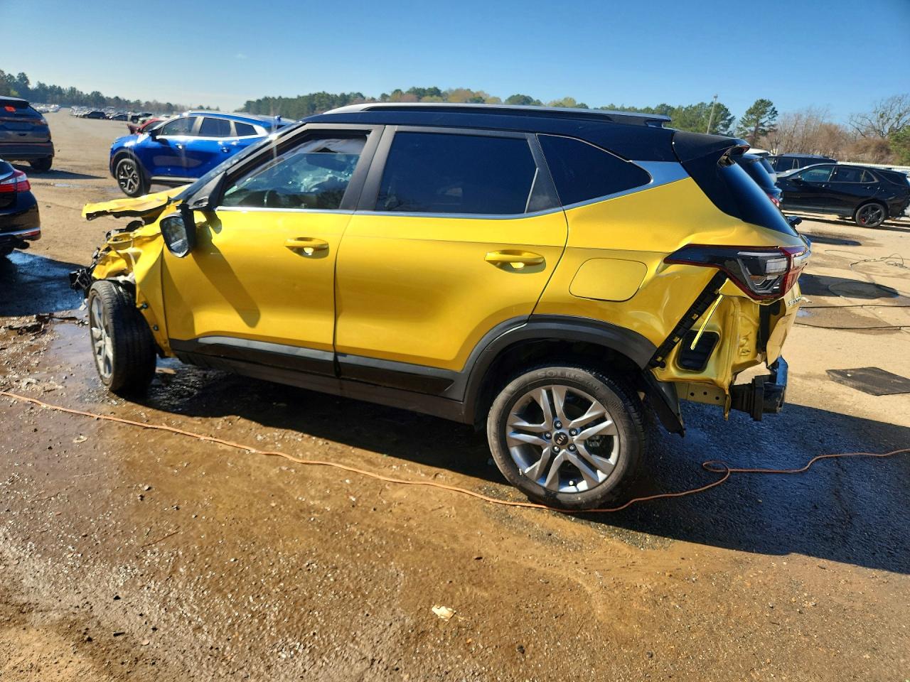 2021 KIA SELTOS S photo 2