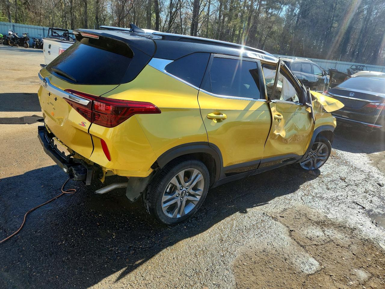 2021 KIA SELTOS S photo 3