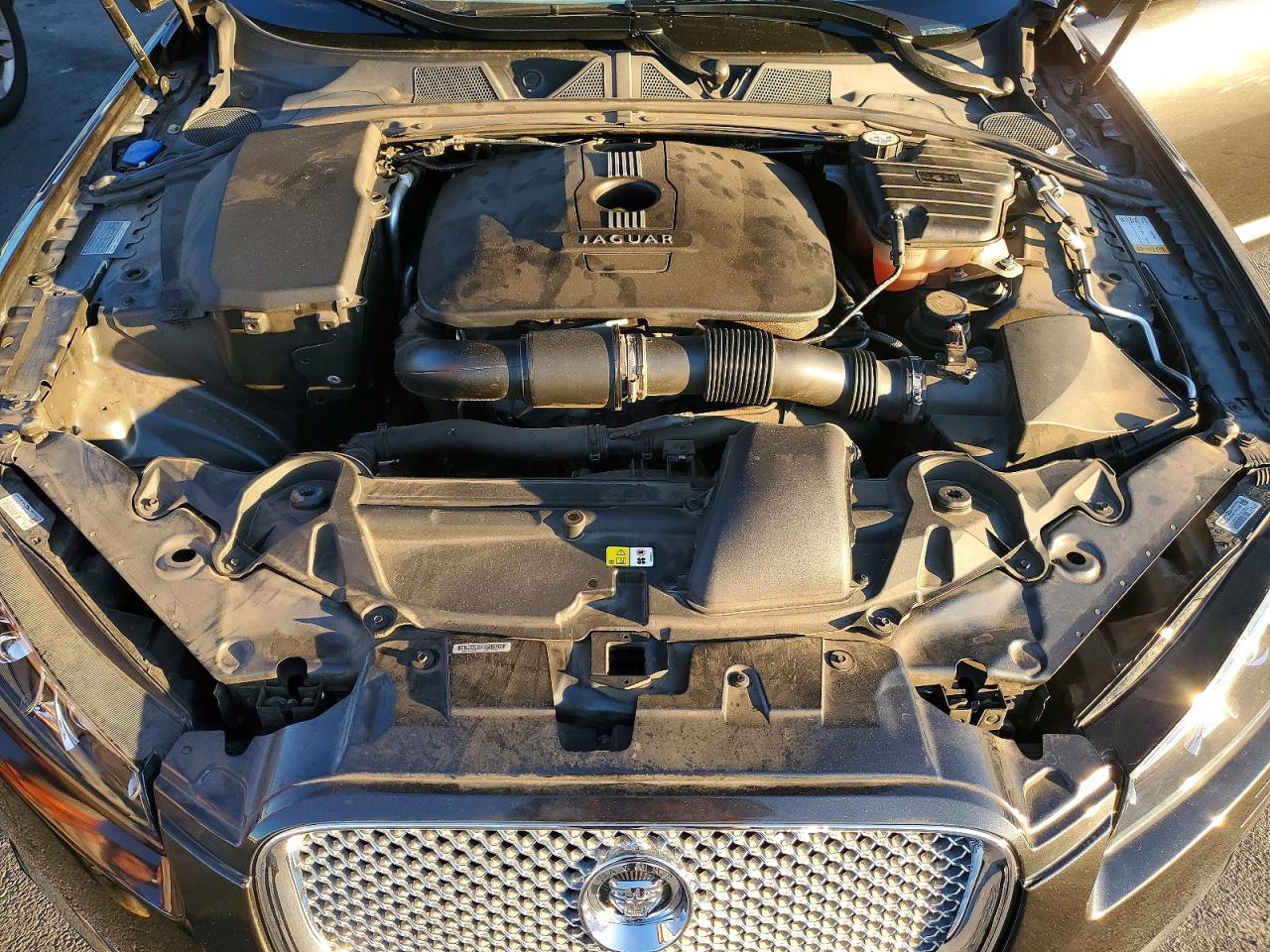 2013 JAGUAR XF photo 11
