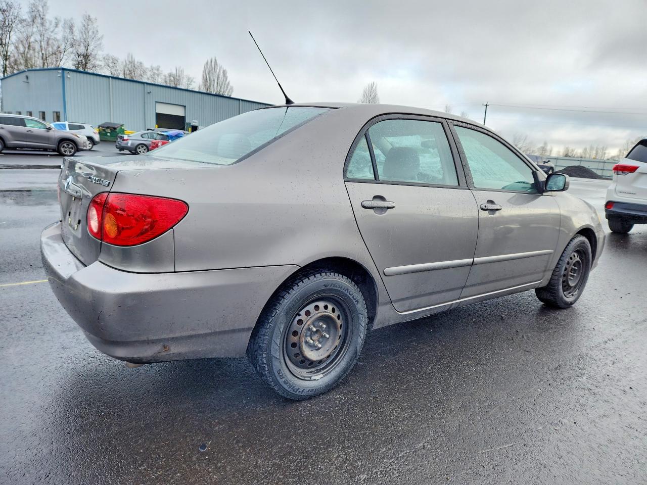 2004 TOYOTA COROLLA LE photo 3