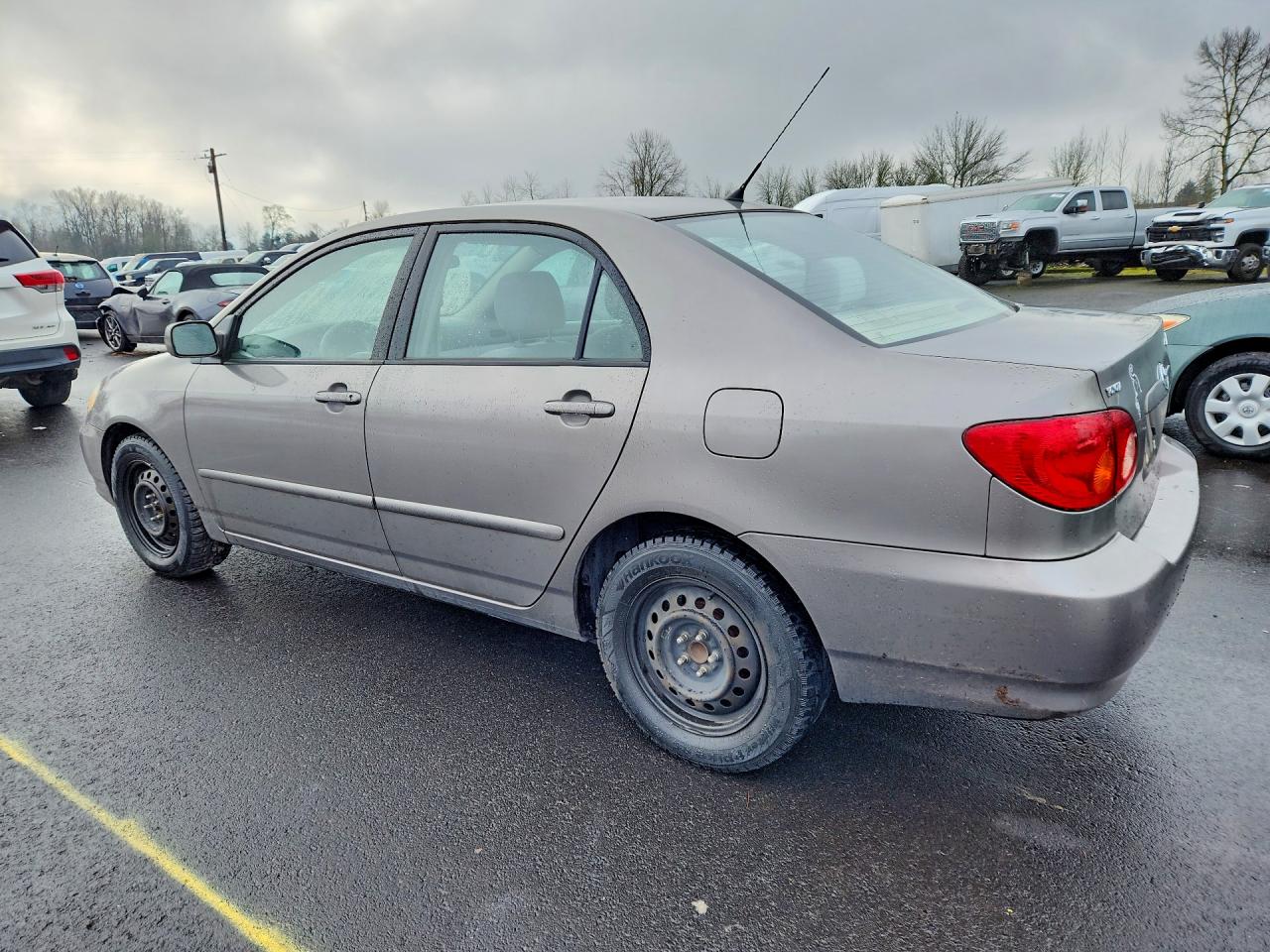 2004 TOYOTA COROLLA LE photo 2