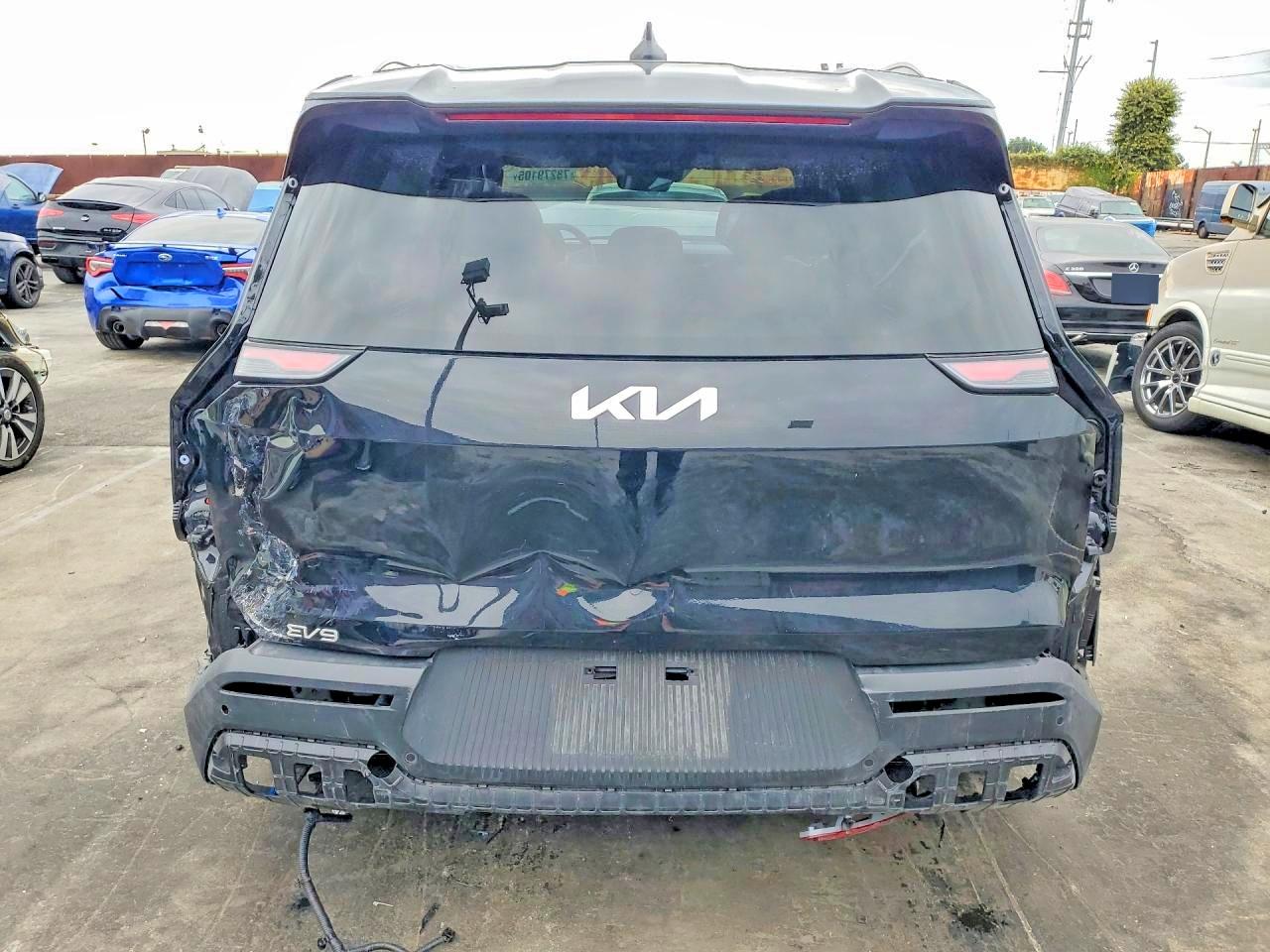 2025 KIA EV9 WIND photo 6