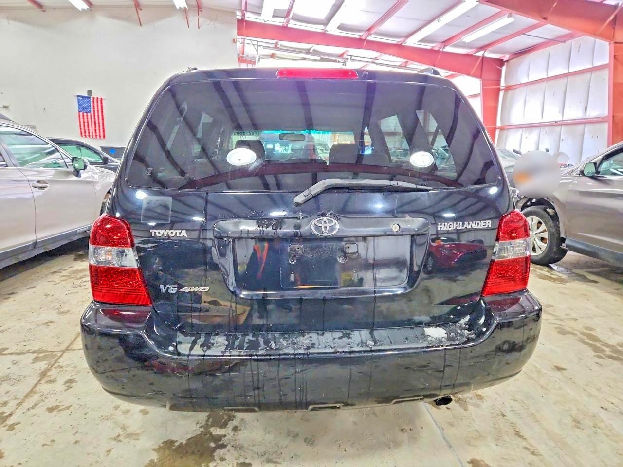 2004 TOYOTA HIGHLANDER BASE photo 6