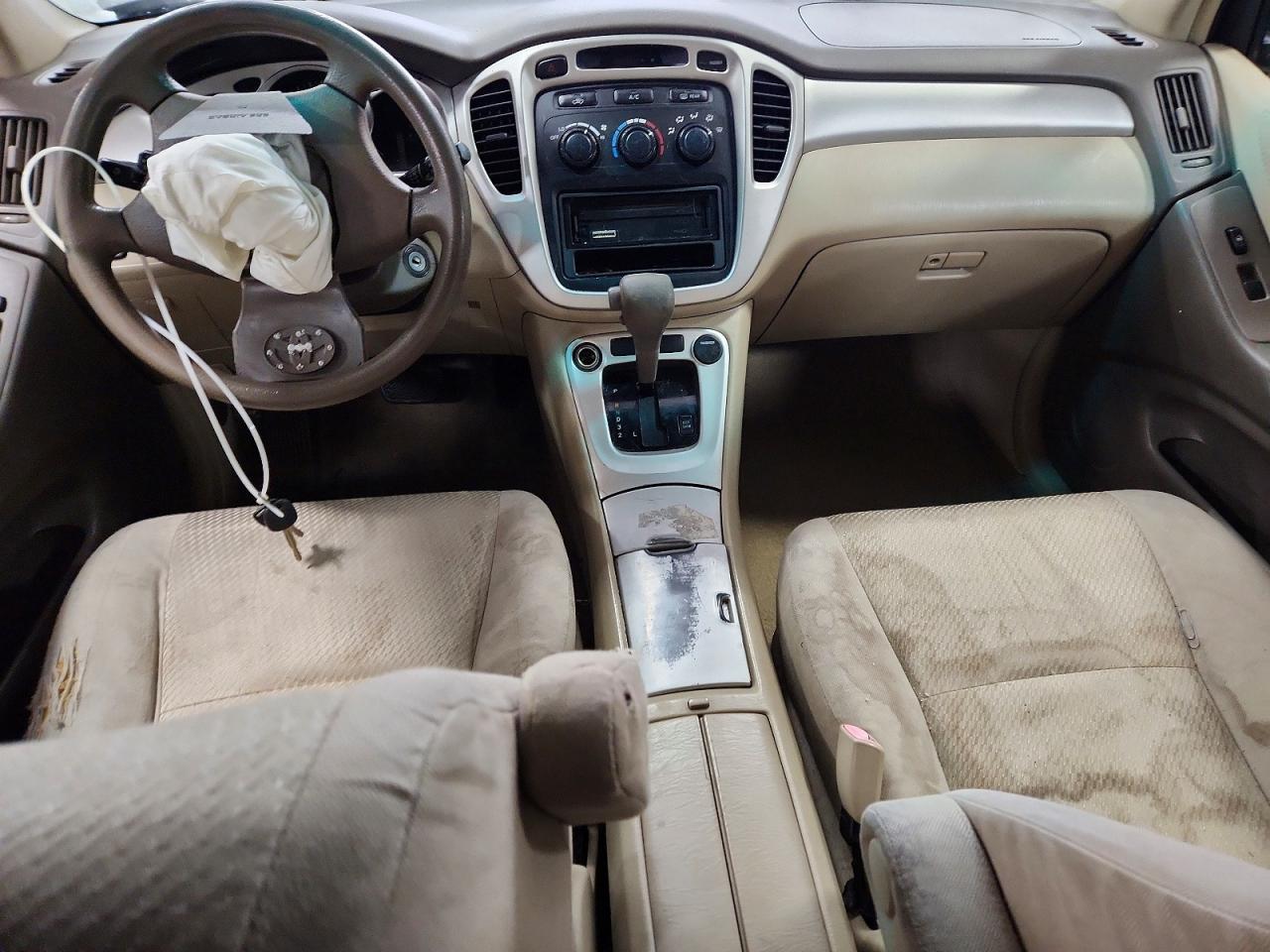 2004 TOYOTA HIGHLANDER BASE photo 8