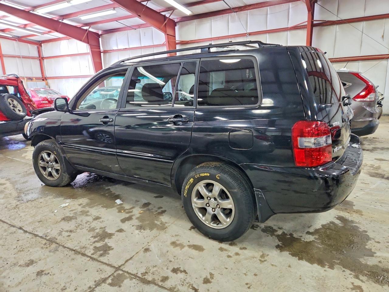 2004 TOYOTA HIGHLANDER BASE photo 2