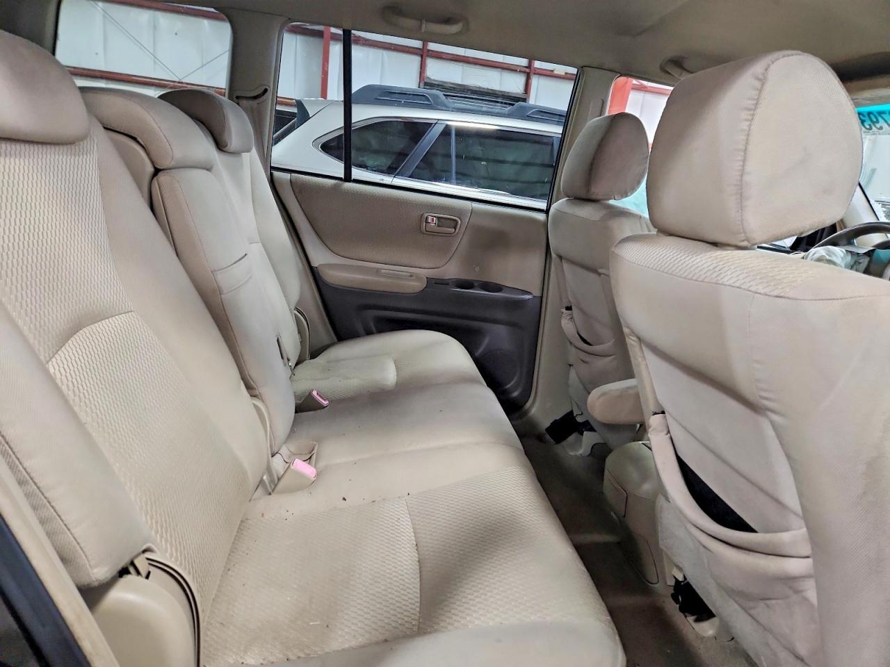 2004 TOYOTA HIGHLANDER BASE photo 11