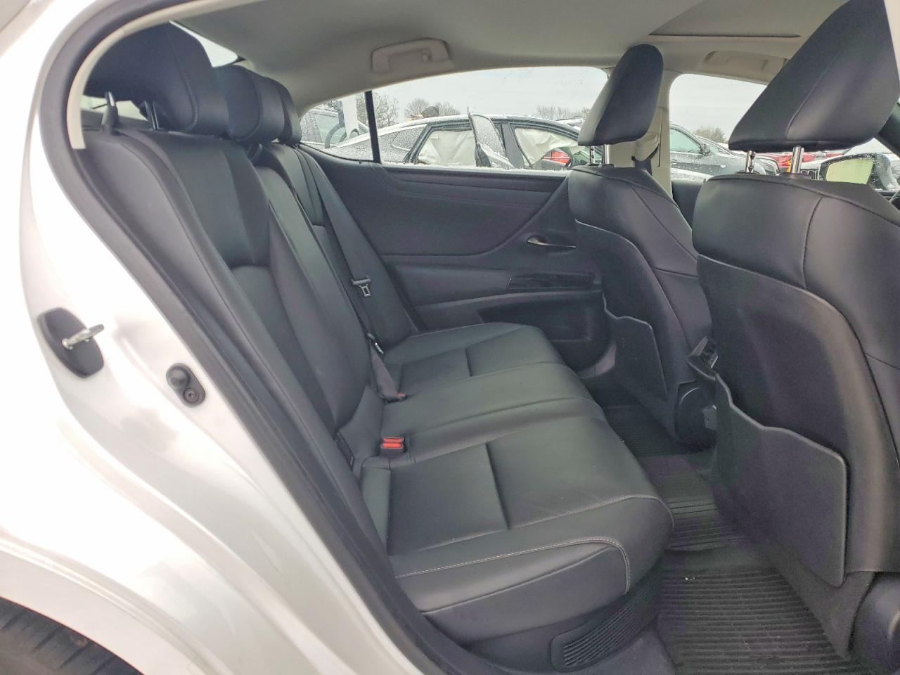 2024 LEXUS ES 300H BASE photo 10