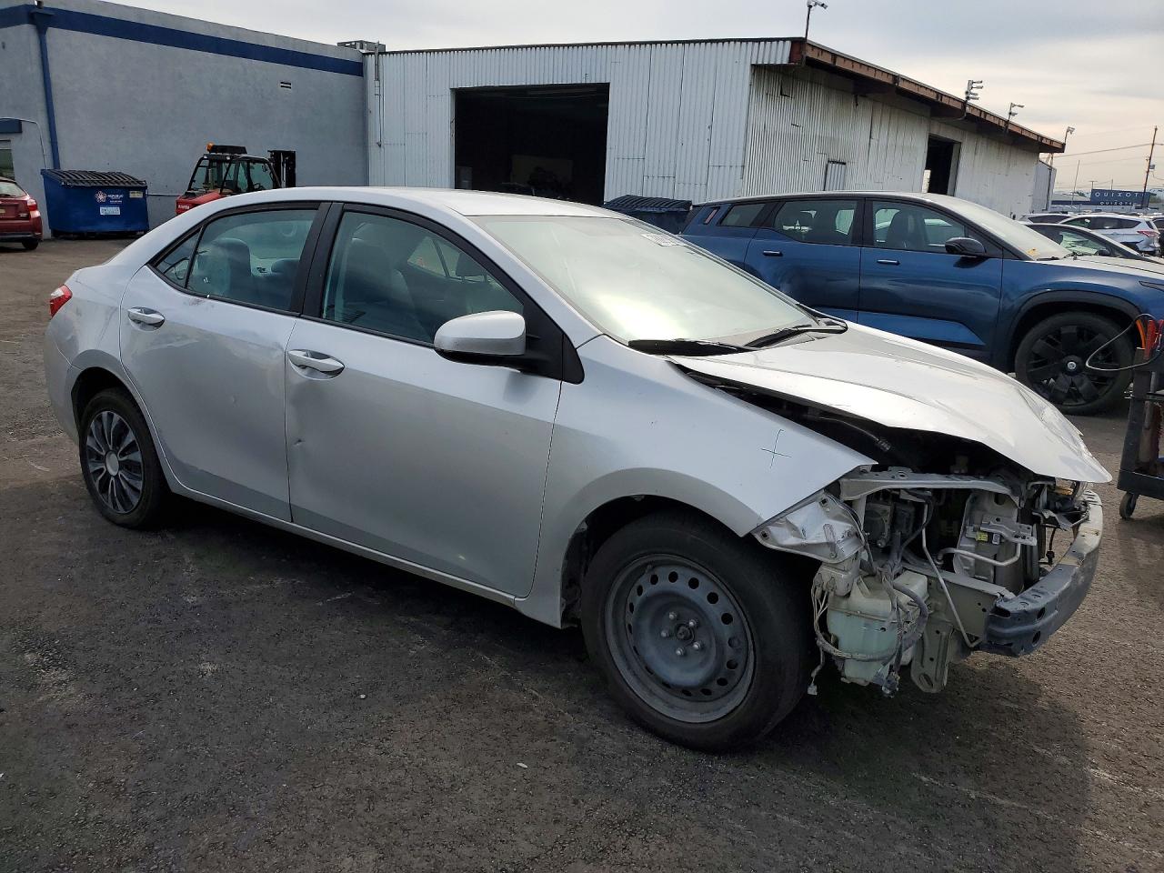 2015 TOYOTA COROLLA LE photo 7
