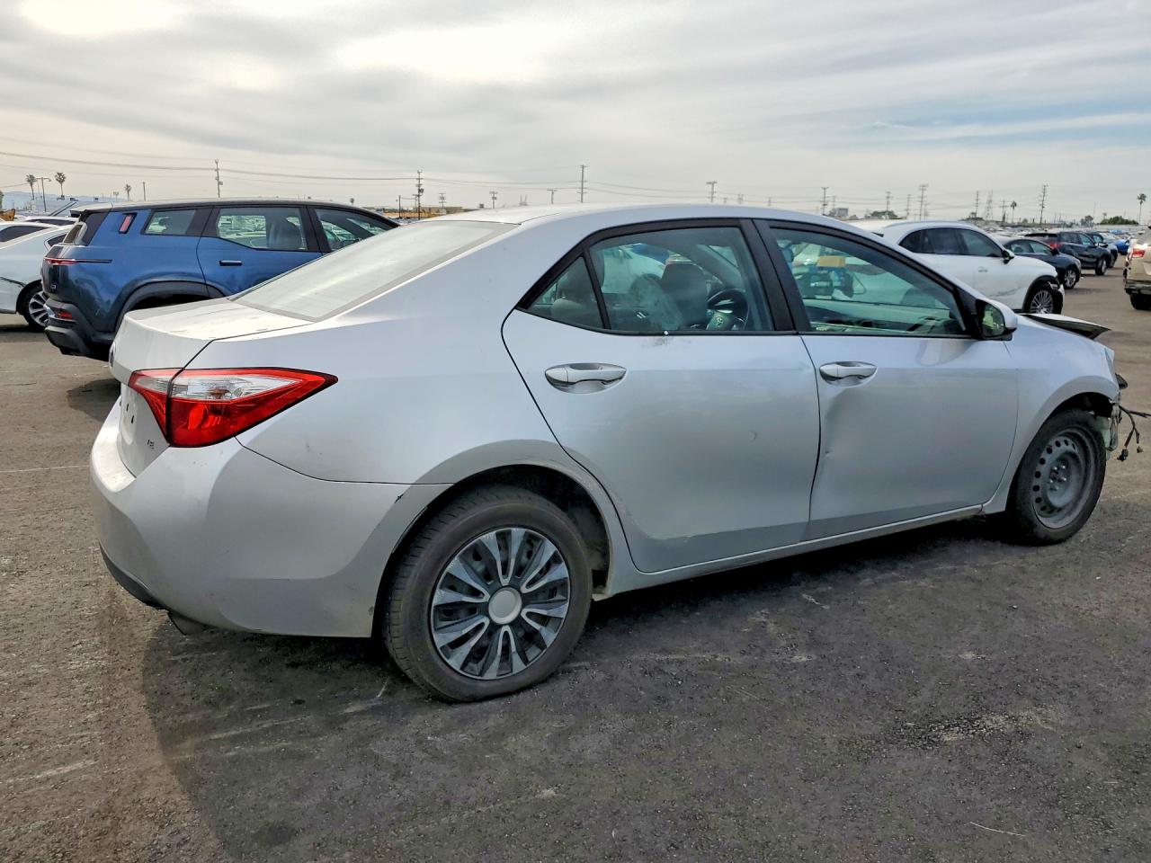 2015 TOYOTA COROLLA LE photo 5