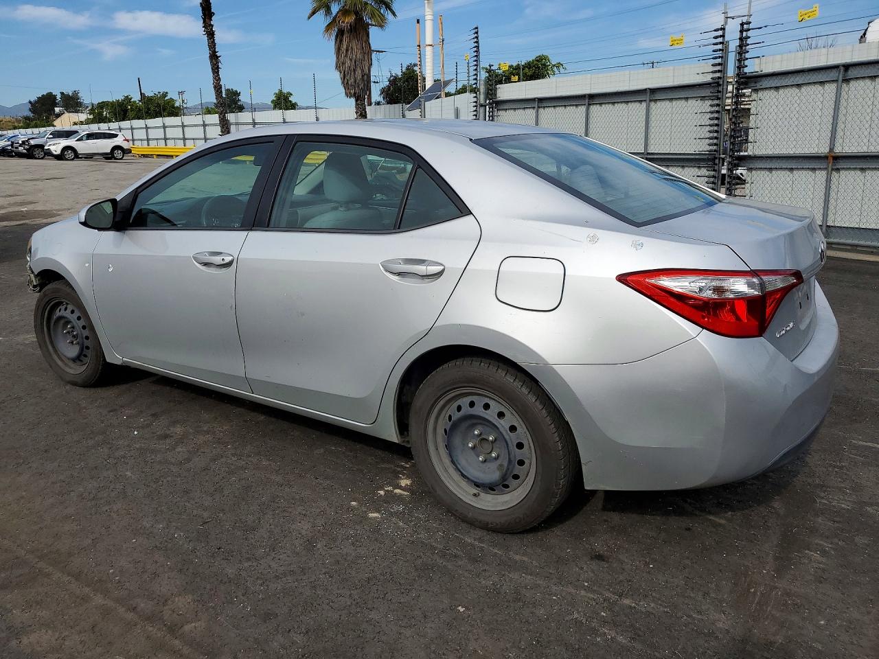 2015 TOYOTA COROLLA LE photo 3