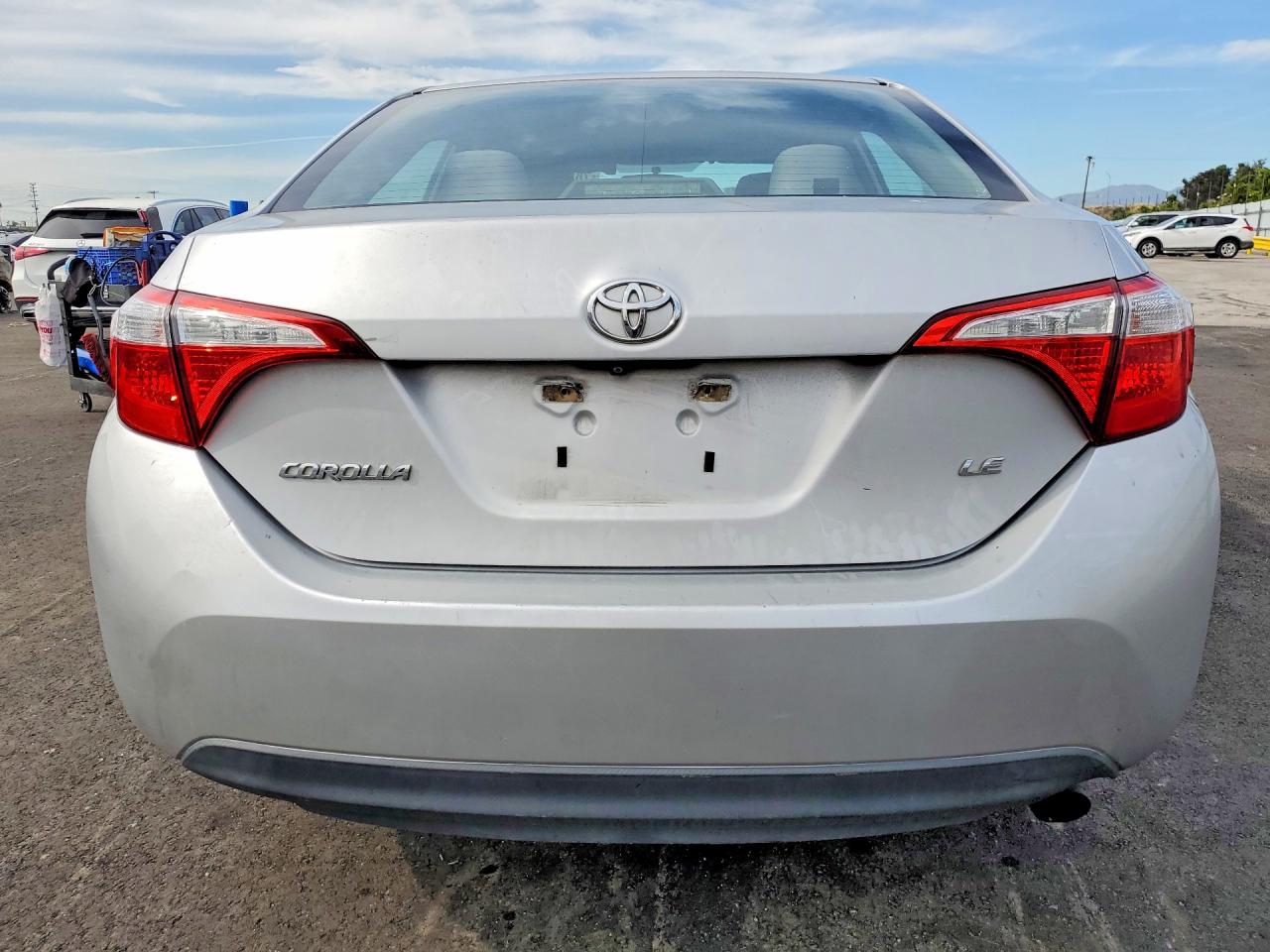 2015 TOYOTA COROLLA LE photo 11