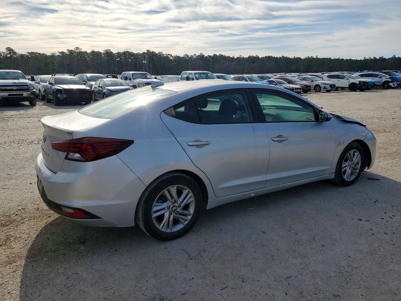 2019 HYUNDAI ELANTRA SEL photo 3