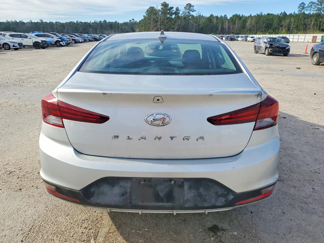 2019 HYUNDAI ELANTRA SEL photo 6