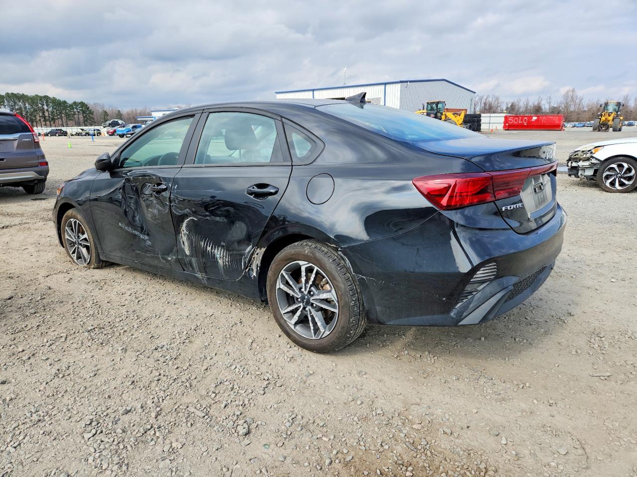 2024 KIA FORTE photo 3