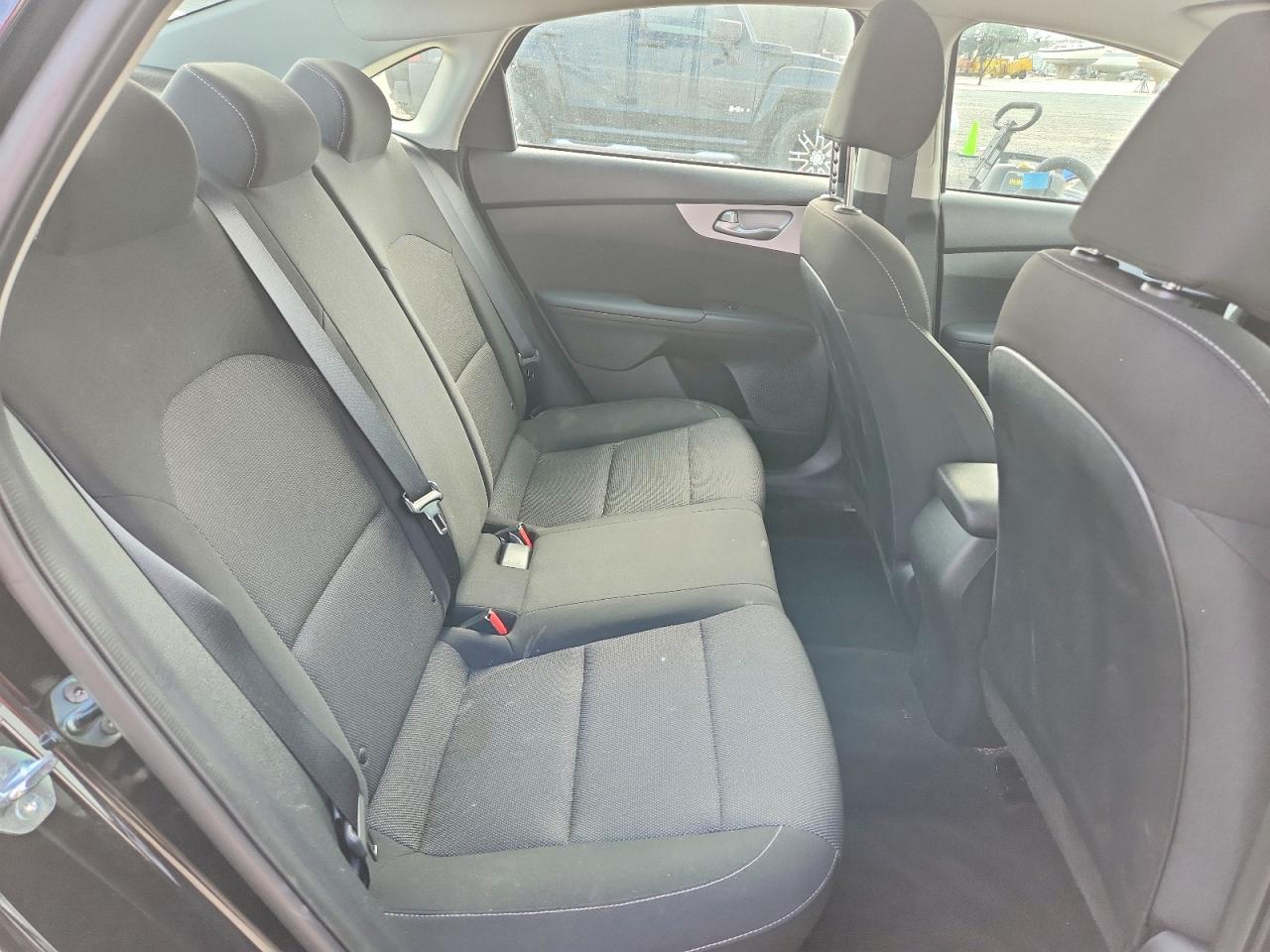 2024 KIA FORTE photo 19