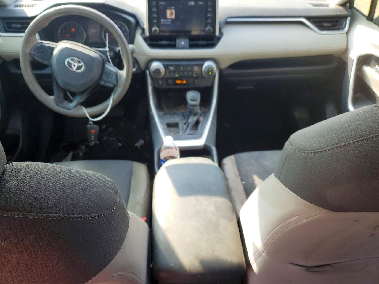 2019 TOYOTA RAV4 XLE photo 8