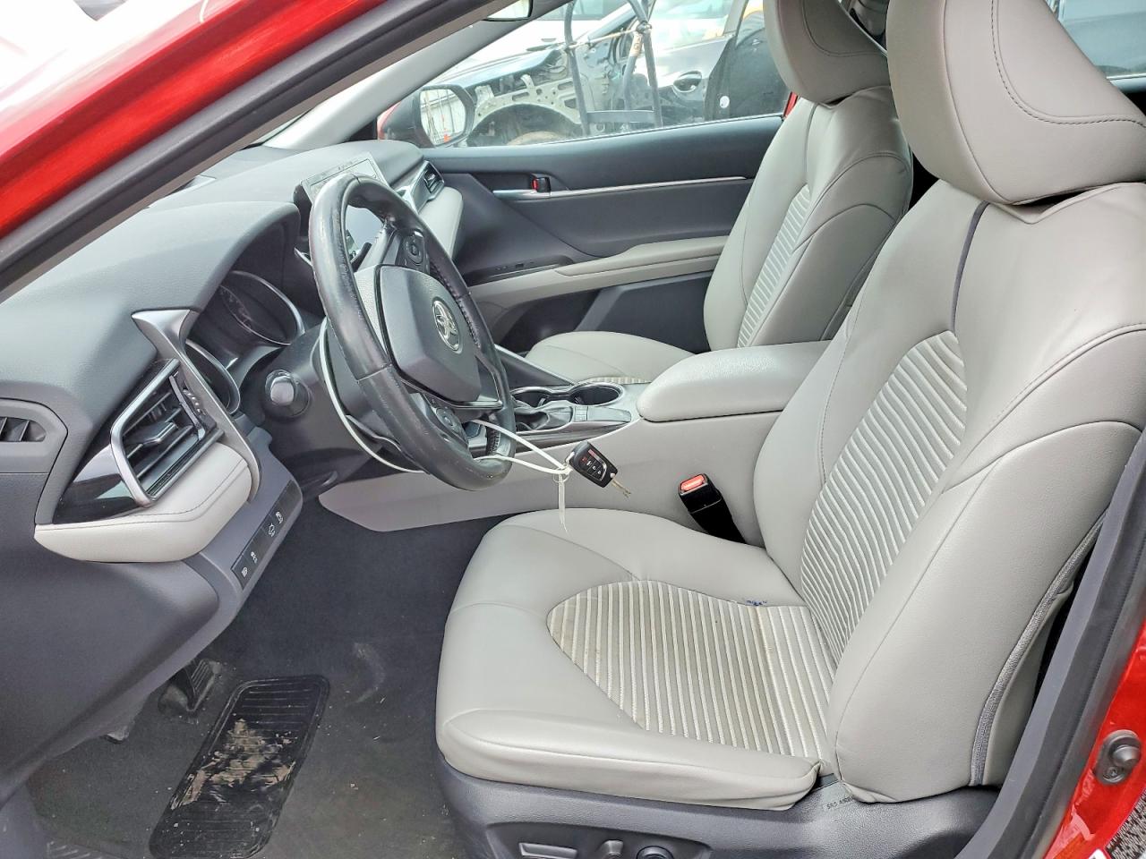 2022 TOYOTA CAMRY SE photo 13