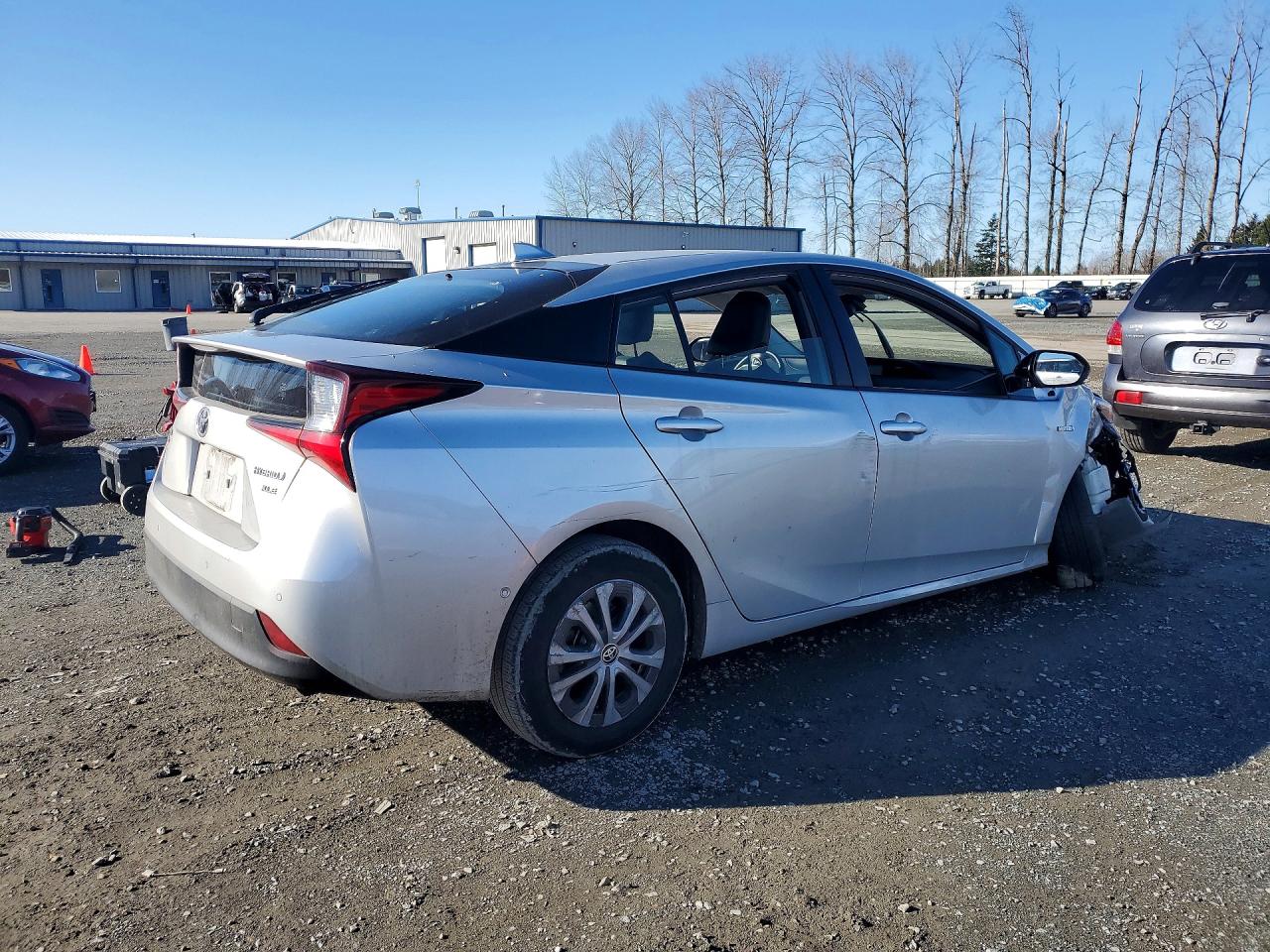 2019 TOYOTA PRIUS XLE AWD-E photo 3