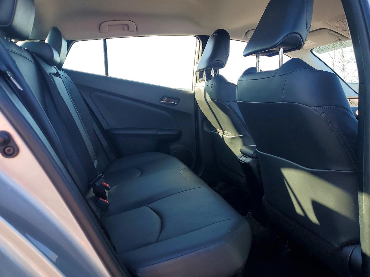 2019 TOYOTA PRIUS XLE AWD-E photo 11