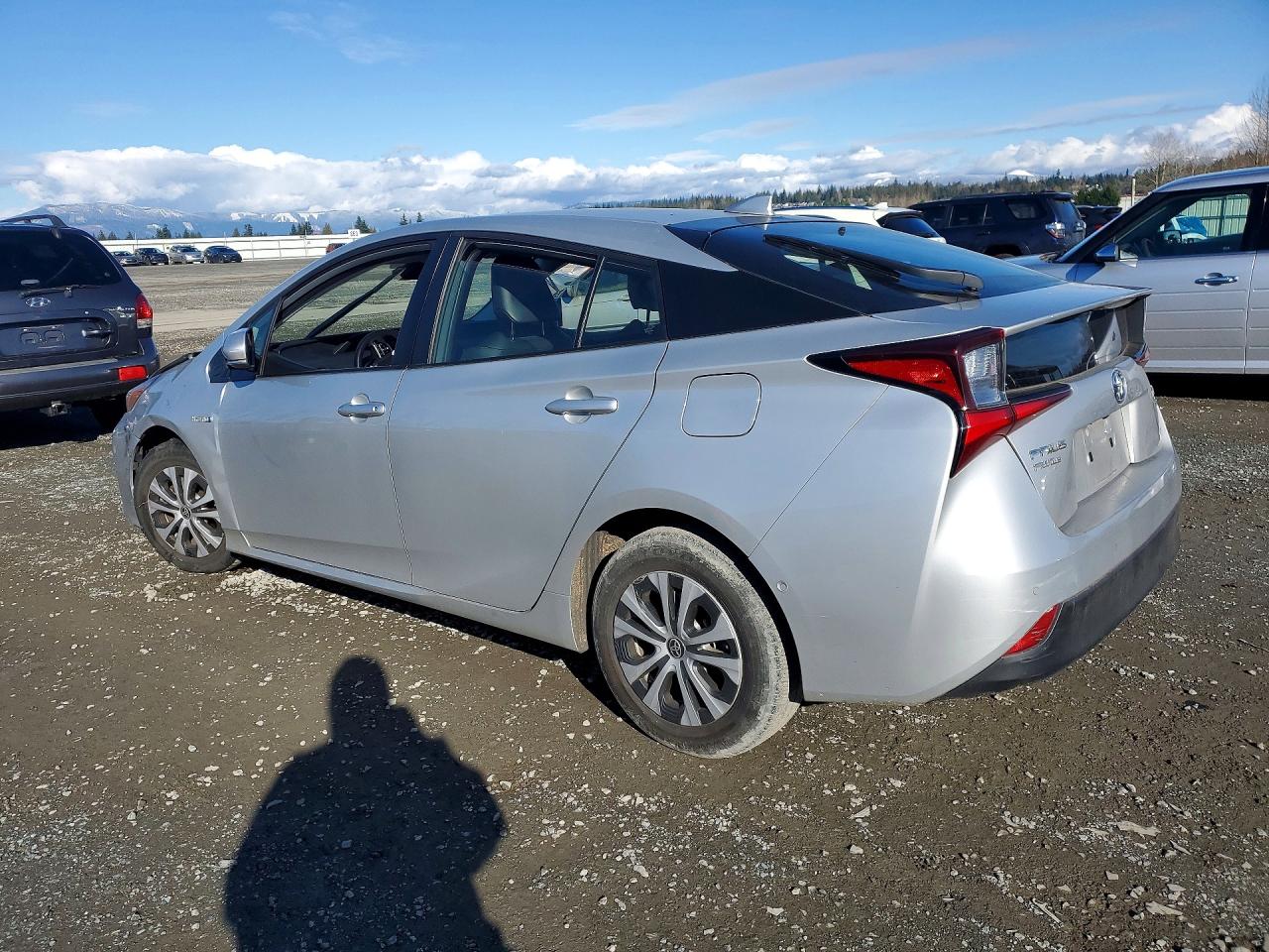 2019 TOYOTA PRIUS XLE AWD-E photo 2