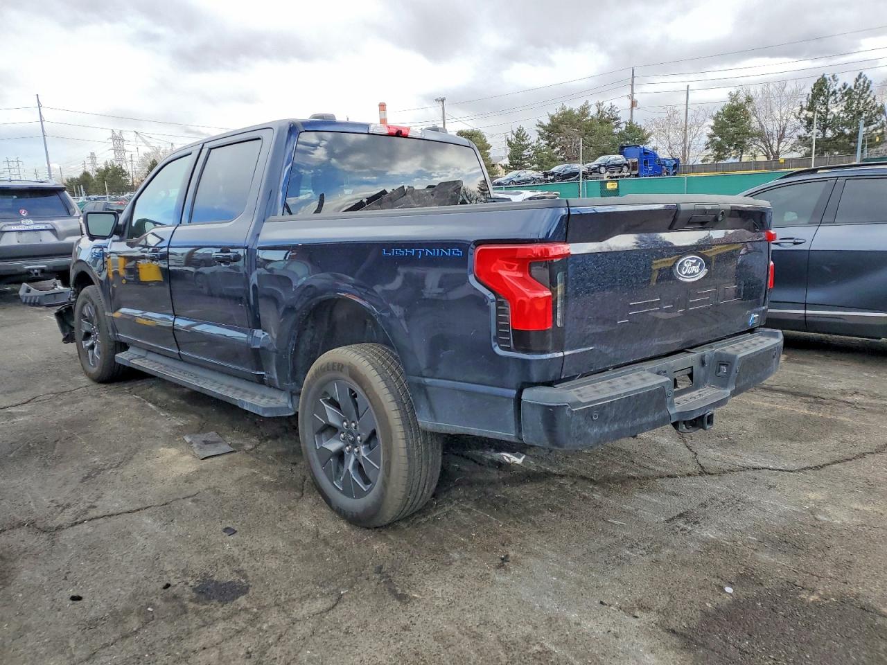2025 FORD F150 LIGHTNING XLT photo 2