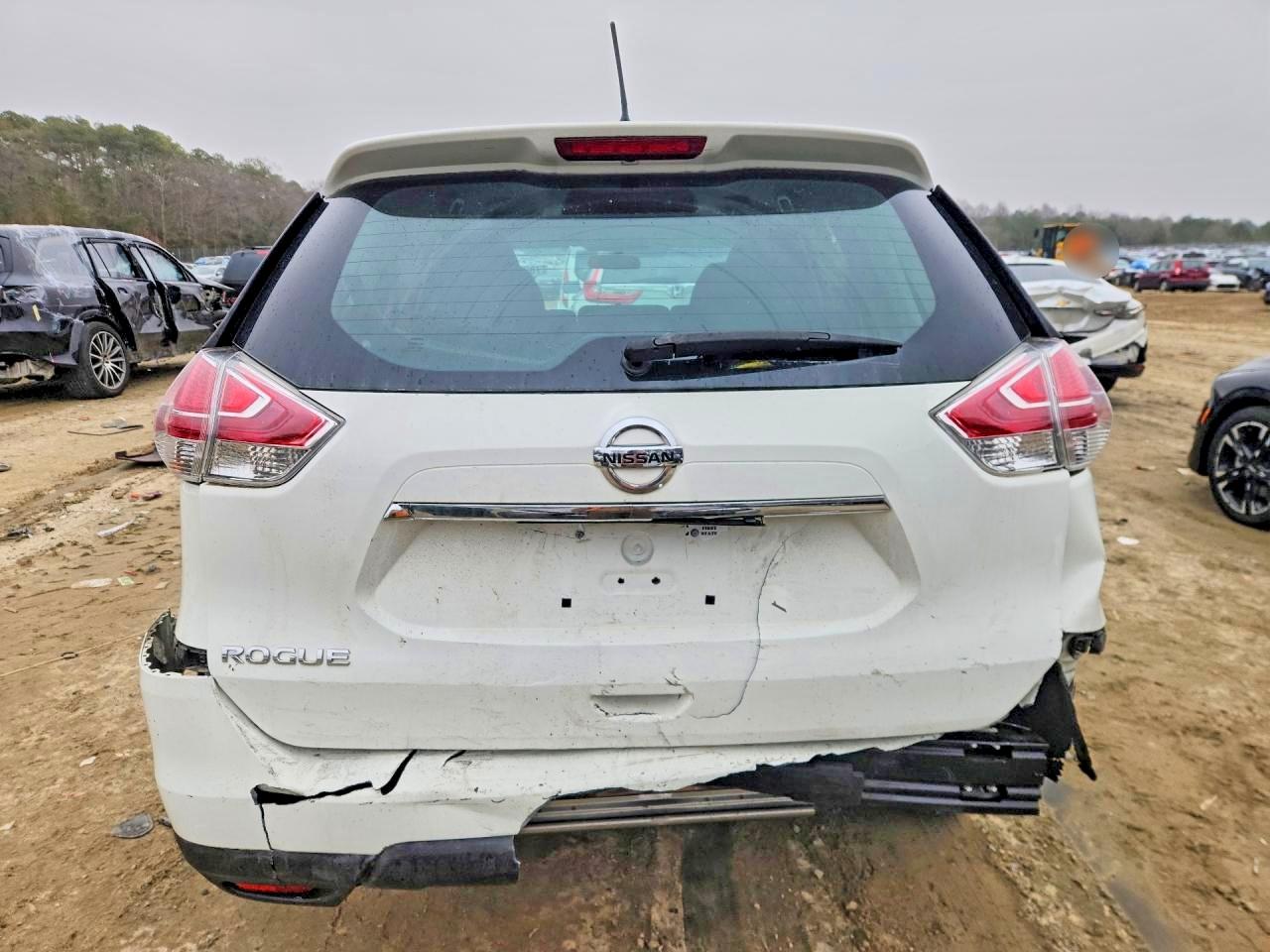 2016 NISSAN ROGUE S photo 6