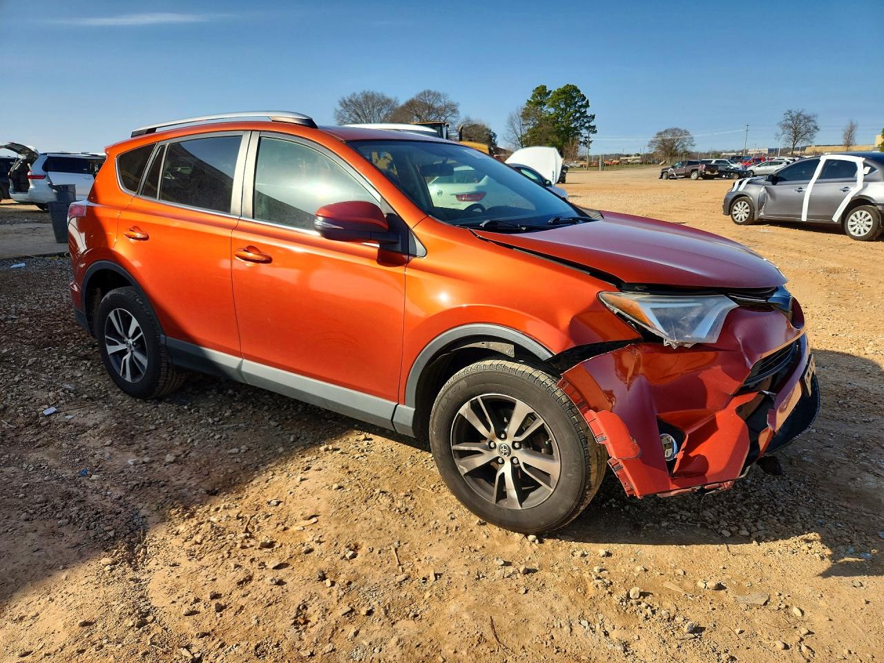 2016 TOYOTA RAV4 XLE photo 4