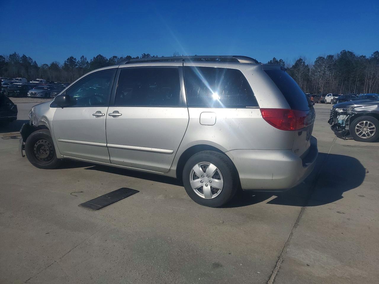 2006 TOYOTA SIENNA CE photo 4