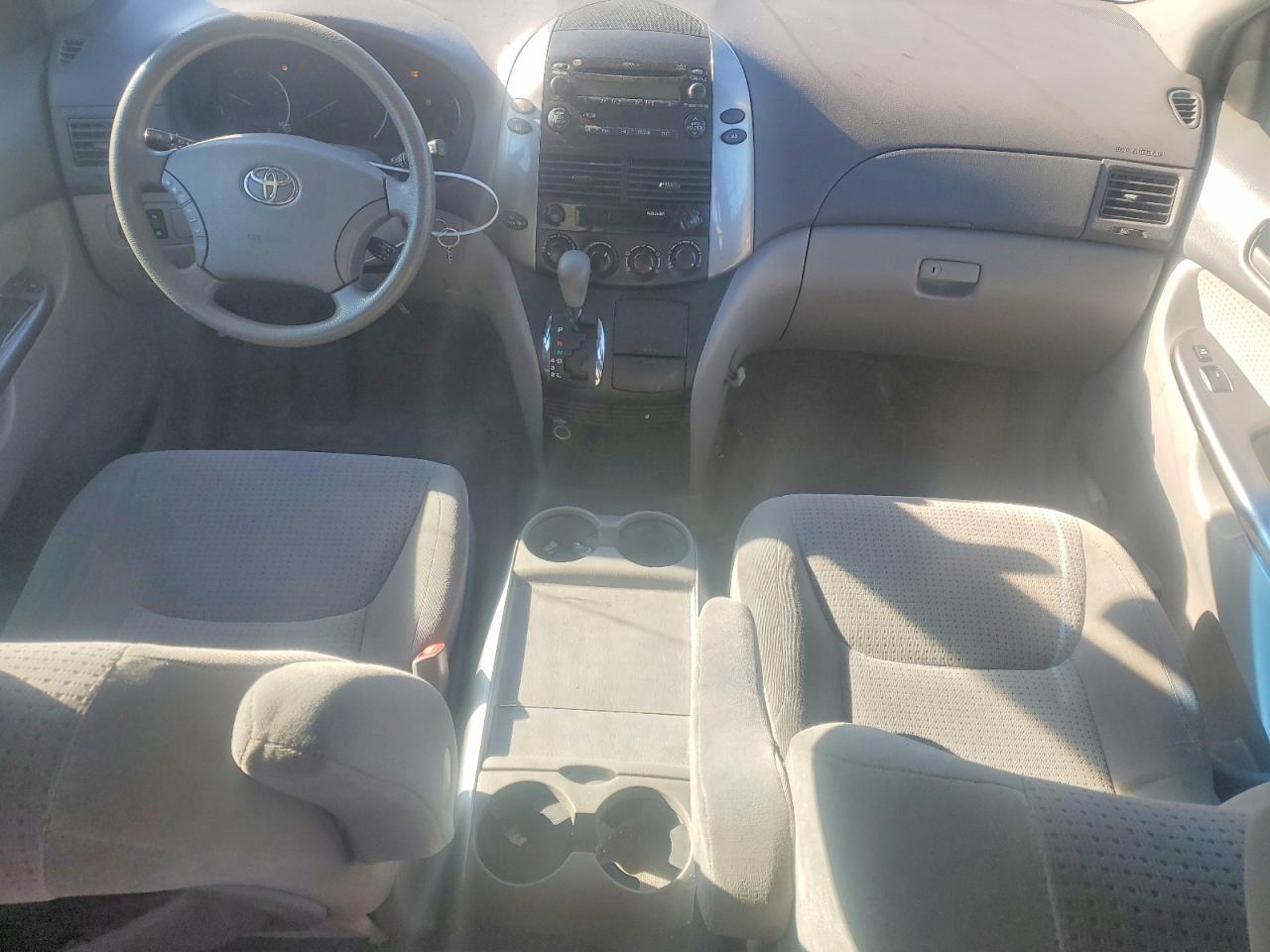 2006 TOYOTA SIENNA CE photo 22