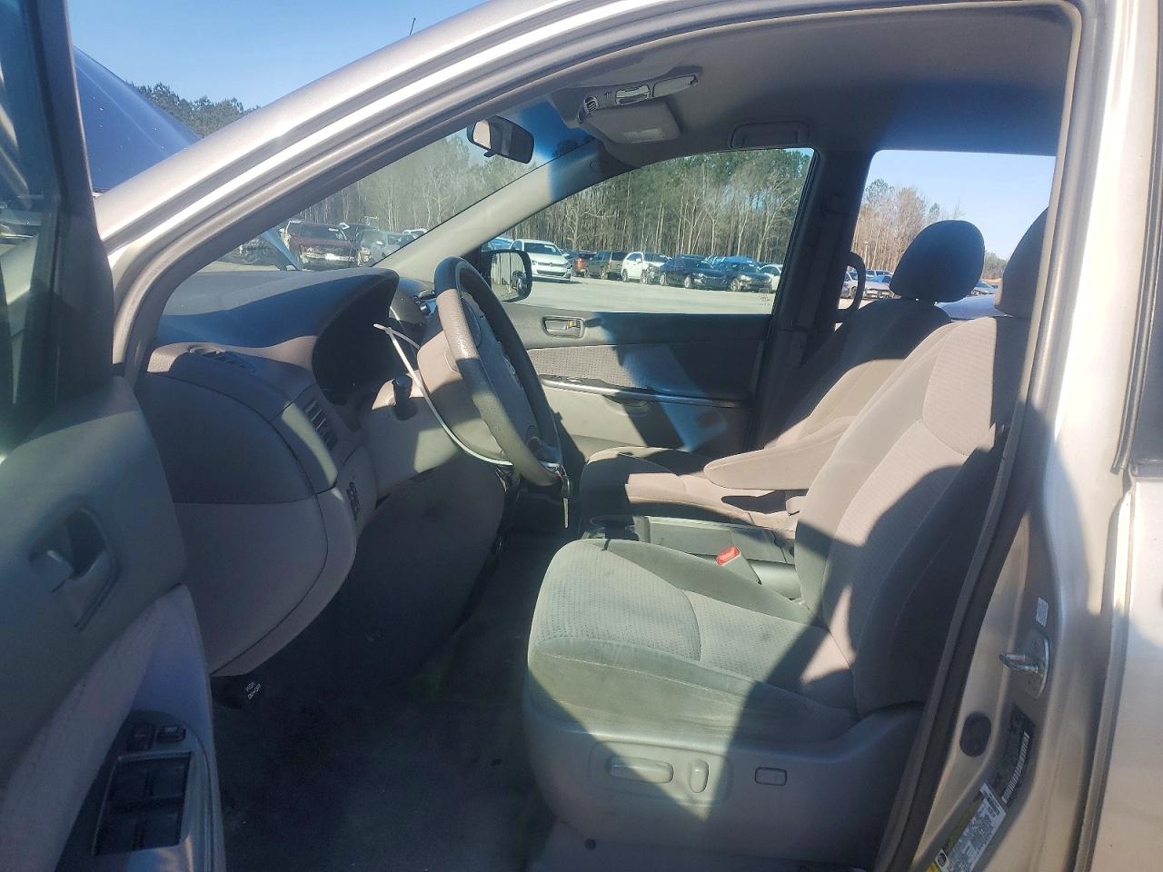 2006 TOYOTA SIENNA CE photo 19