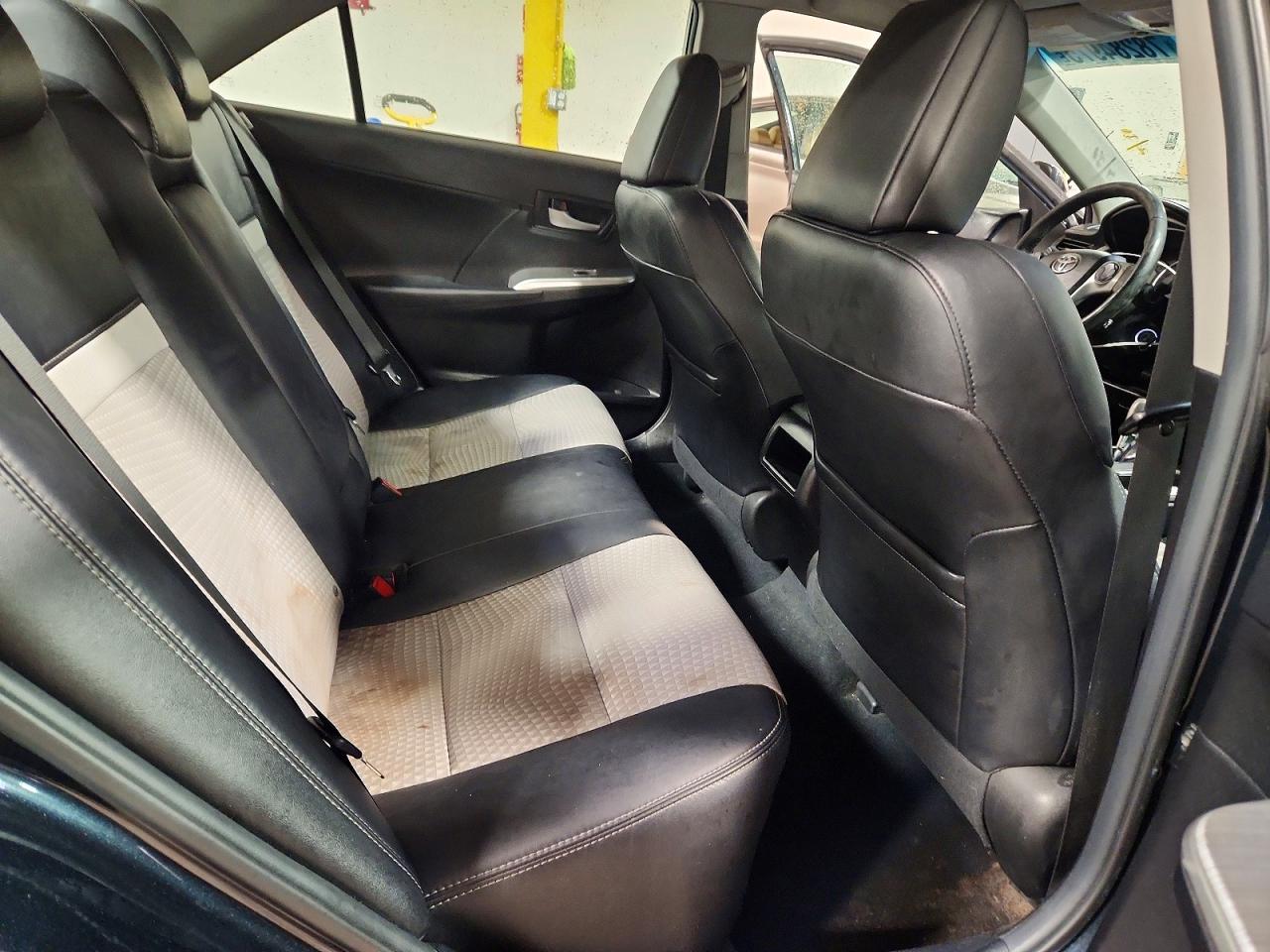 2014 TOYOTA CAMRY SE photo 10