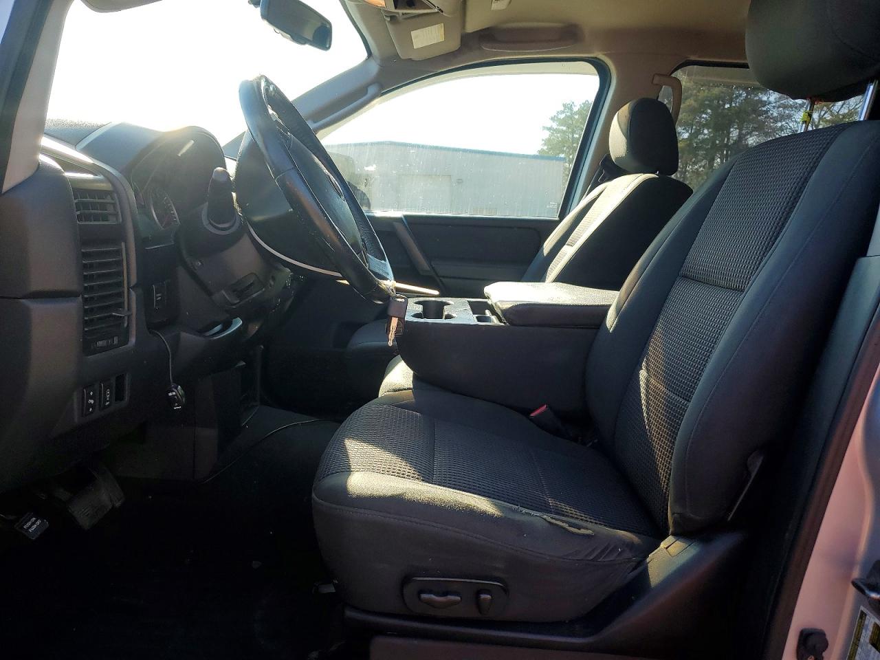 2009 NISSAN TITAN XE photo 13