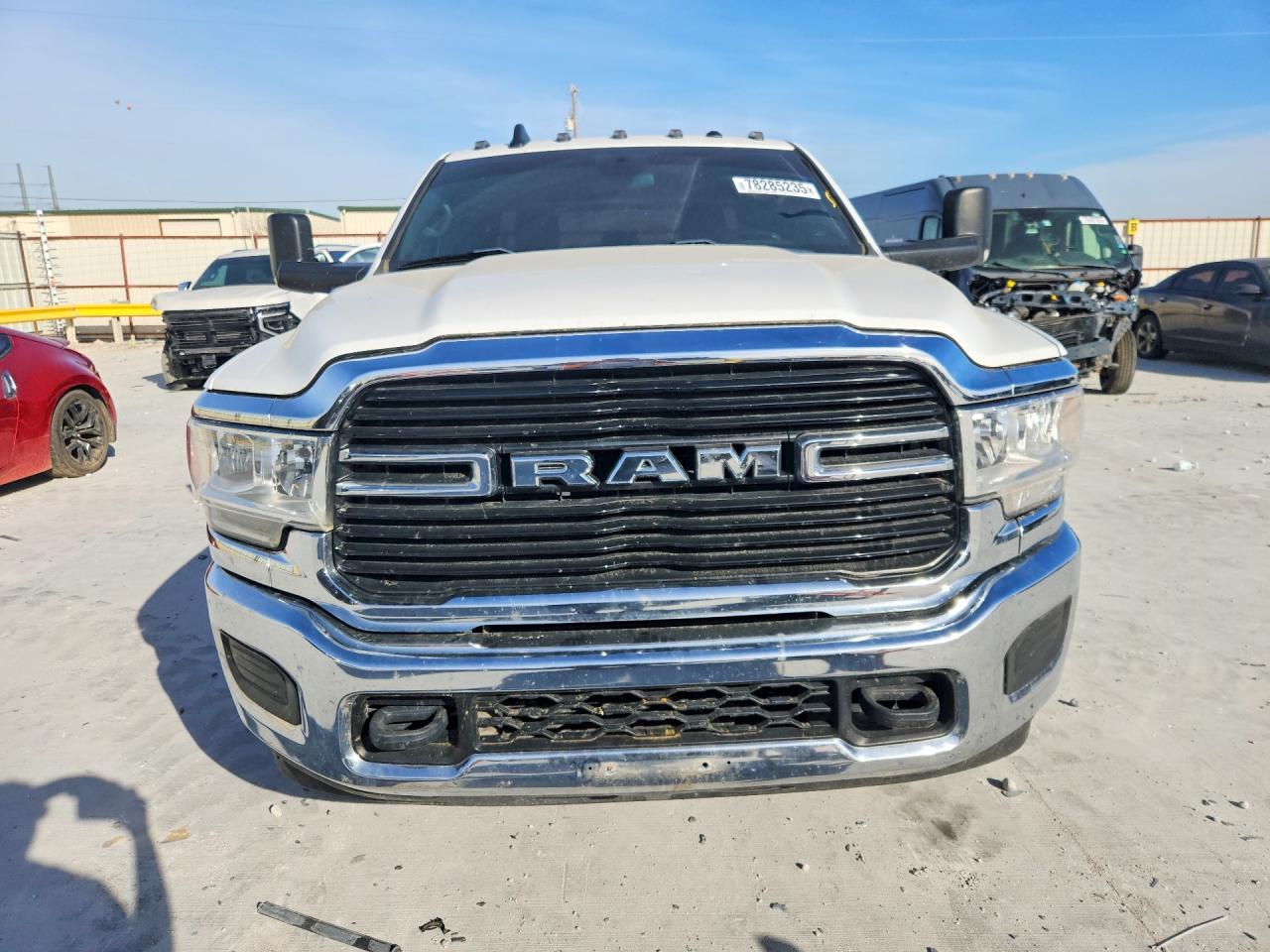 2021 RAM 3500 BIG HORN photo 9