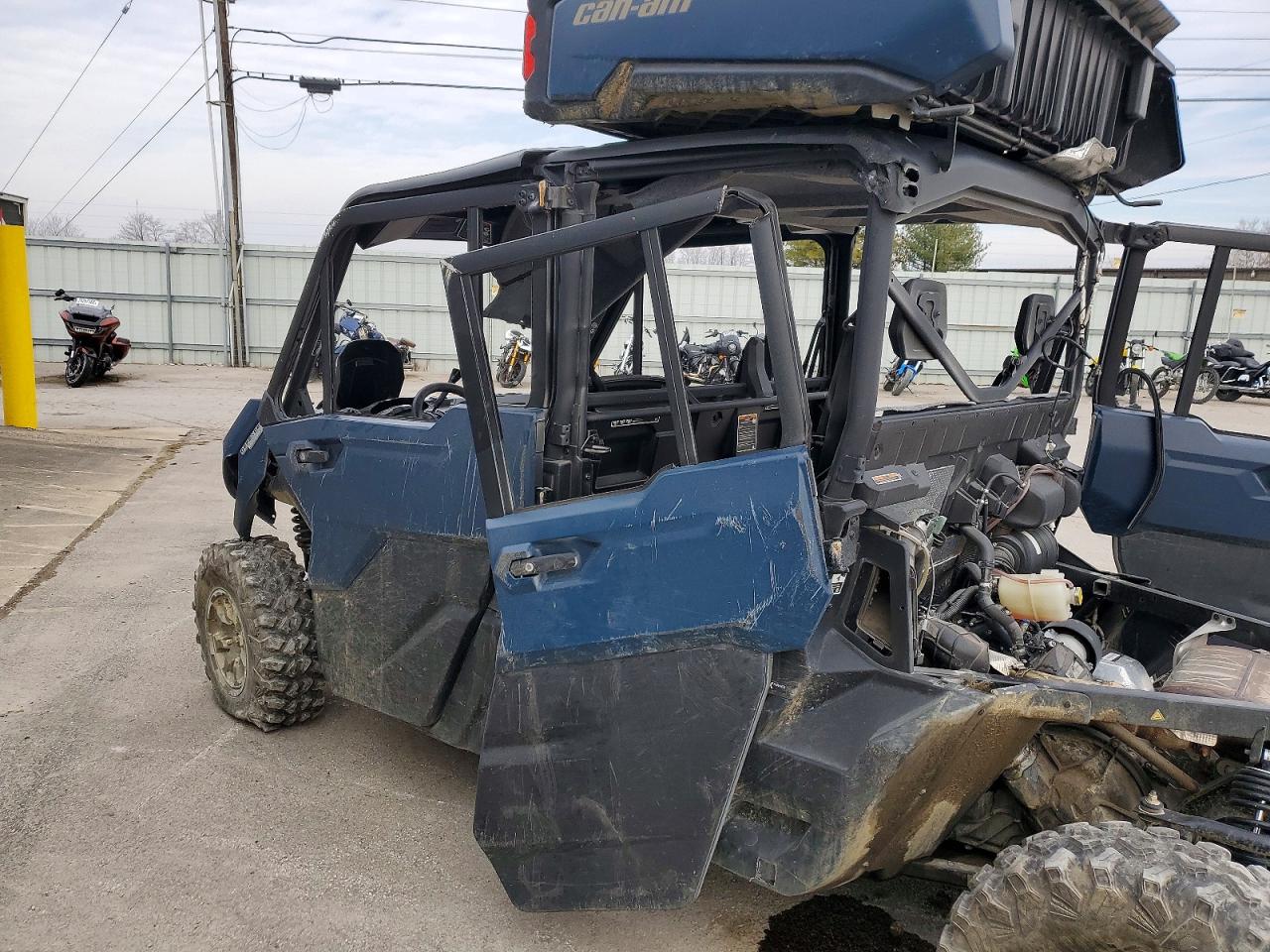 2025 CAN-AM DEFENDER UTILITY VEHICLE photo 9