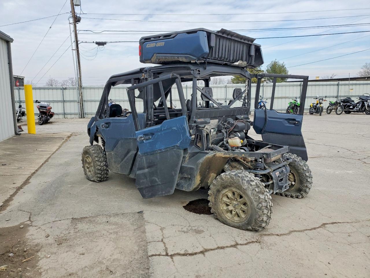 2025 CAN-AM DEFENDER UTILITY VEHICLE photo 3