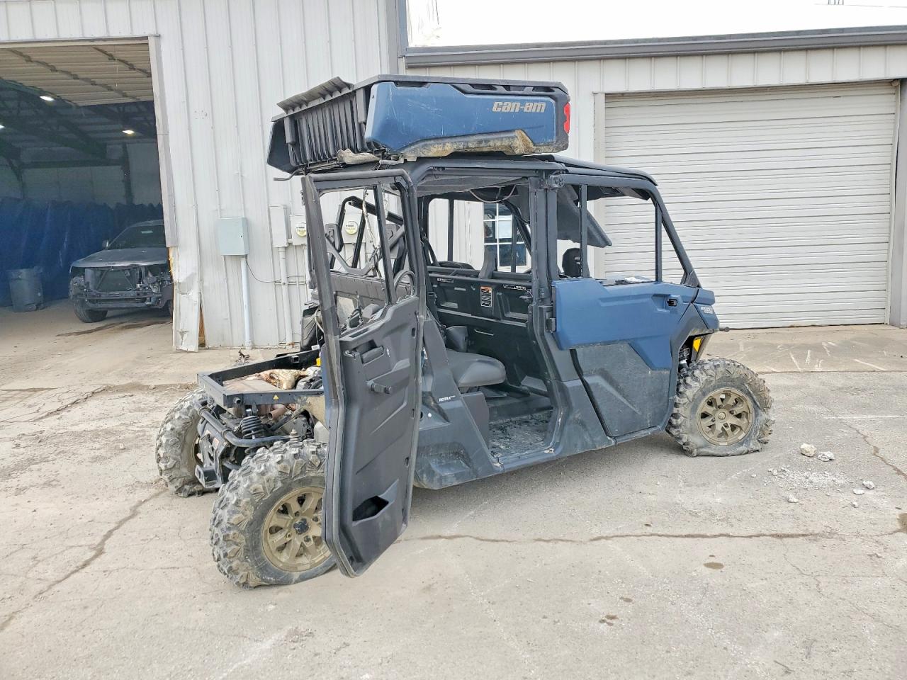 2025 CAN-AM DEFENDER UTILITY VEHICLE photo 4