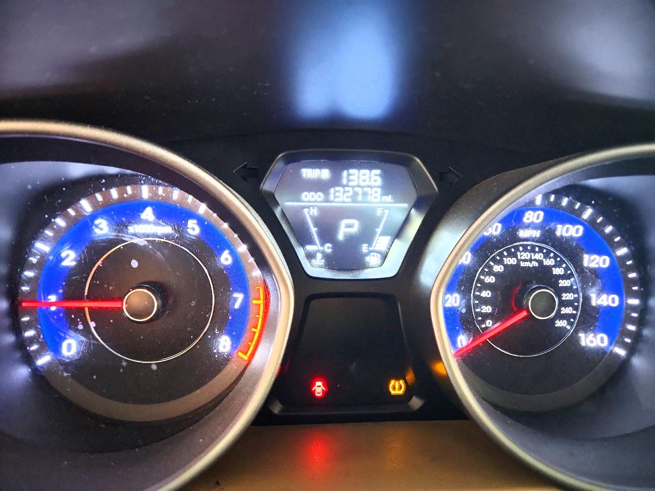 2013 HYUNDAI ELANTRA GLS photo 9