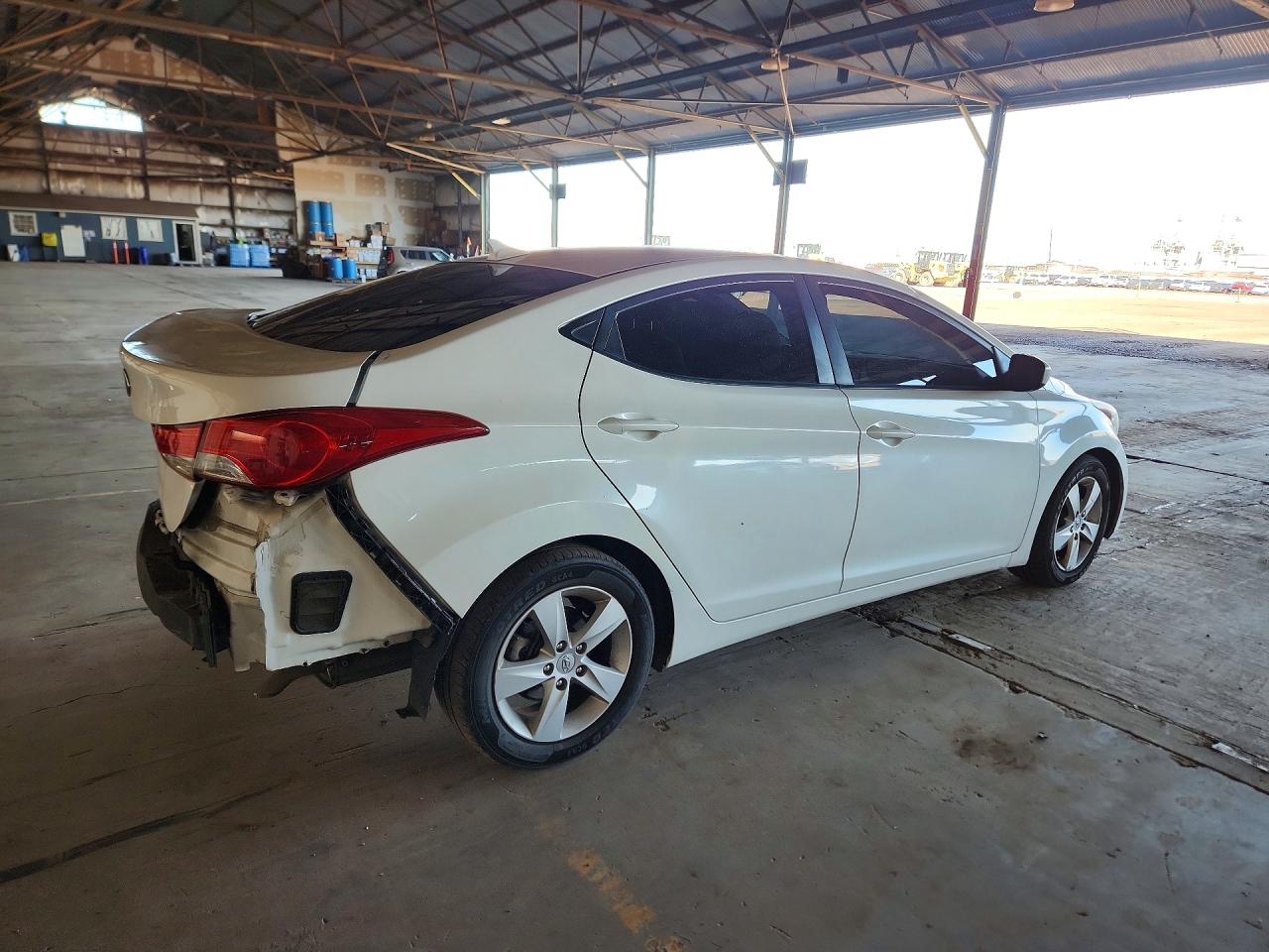 2013 HYUNDAI ELANTRA GLS photo 3