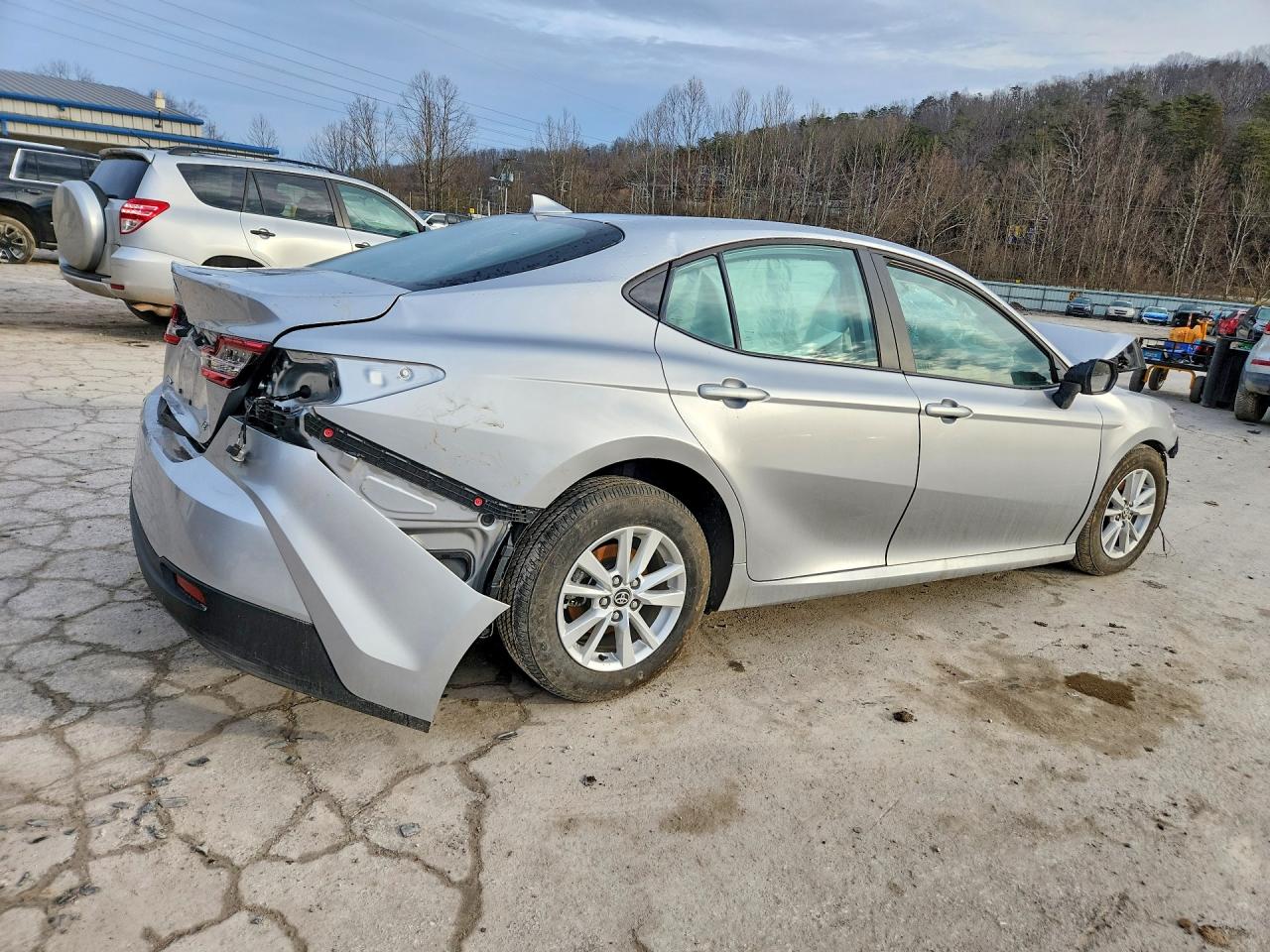 2025 TOYOTA CAMRY photo 3