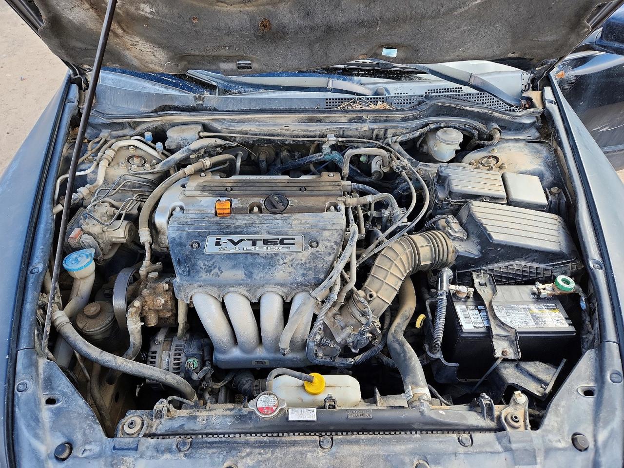 2004 HONDA ACCORD LX photo 11