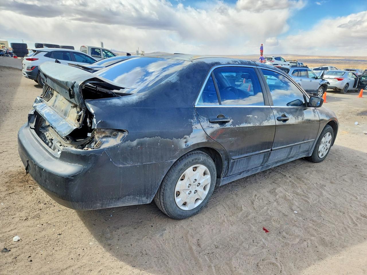 2004 HONDA ACCORD LX photo 3