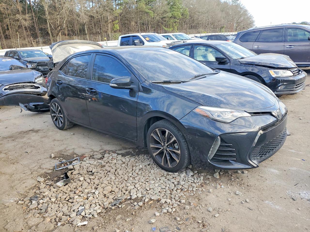 2017 TOYOTA COROLLA photo 4